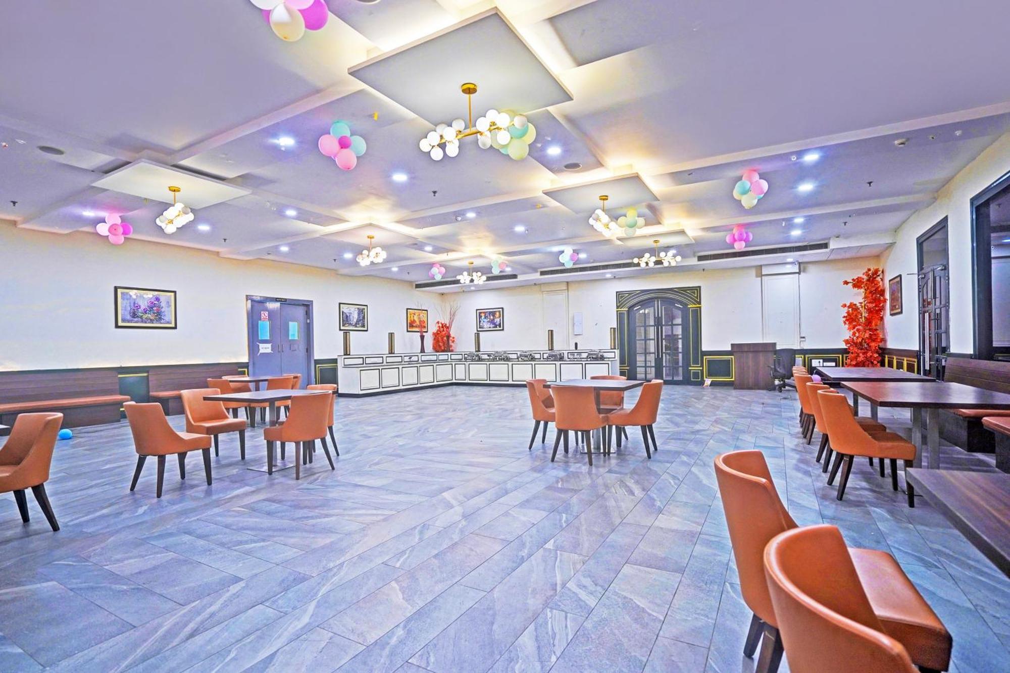 Palette Gomti Nagar Near Ekana Stadium Formerly Gusto Club Λάκναου Εξωτερικό φωτογραφία