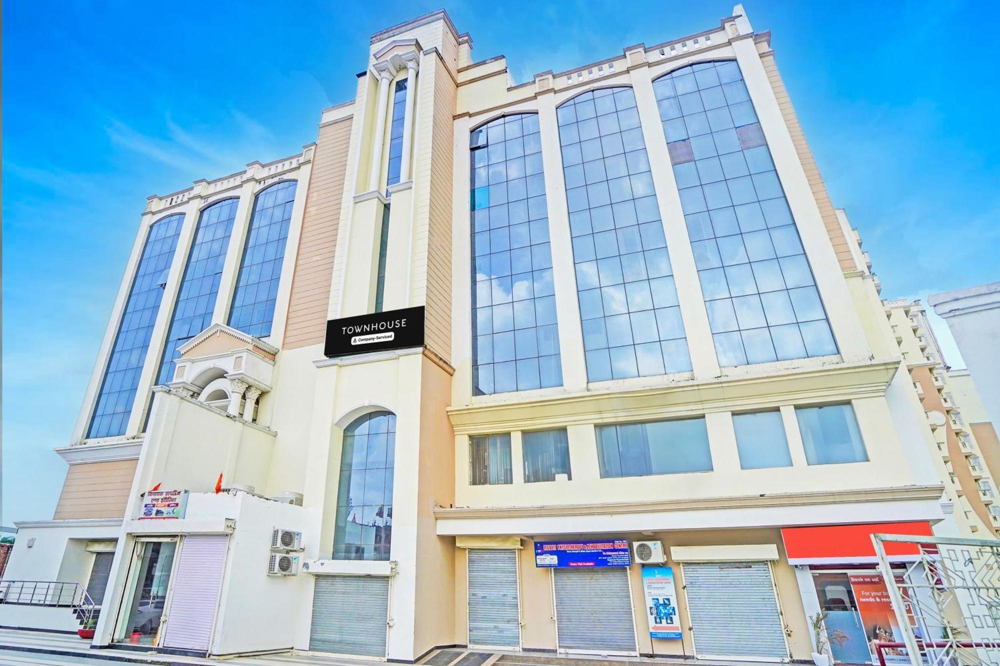 Palette Gomti Nagar Near Ekana Stadium Formerly Gusto Club Λάκναου Εξωτερικό φωτογραφία
