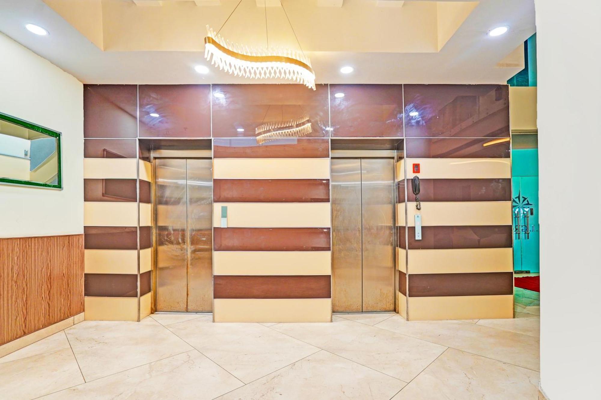 Palette Gomti Nagar Near Ekana Stadium Formerly Gusto Club Λάκναου Εξωτερικό φωτογραφία