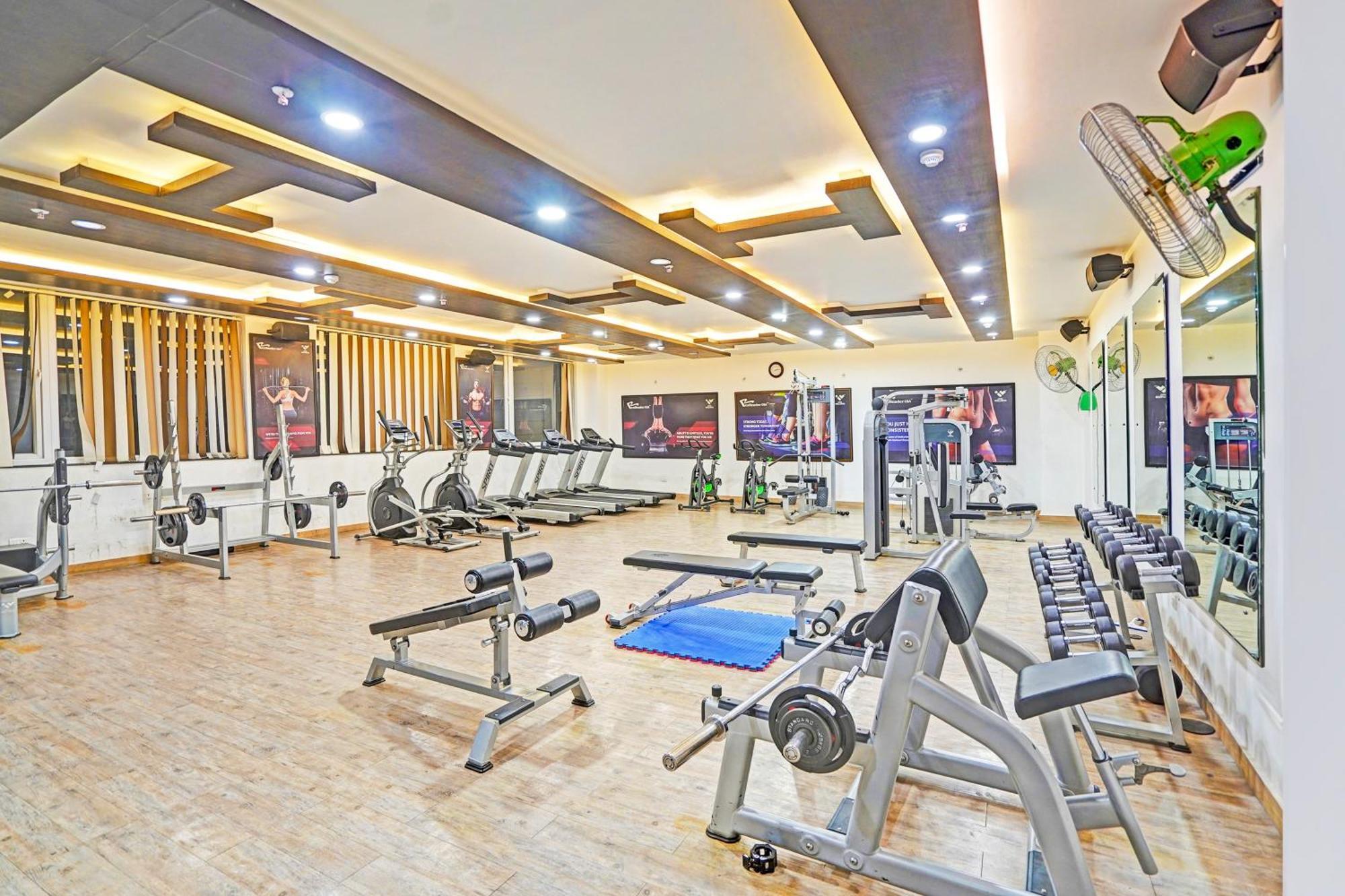 Palette Gomti Nagar Near Ekana Stadium Formerly Gusto Club Λάκναου Εξωτερικό φωτογραφία