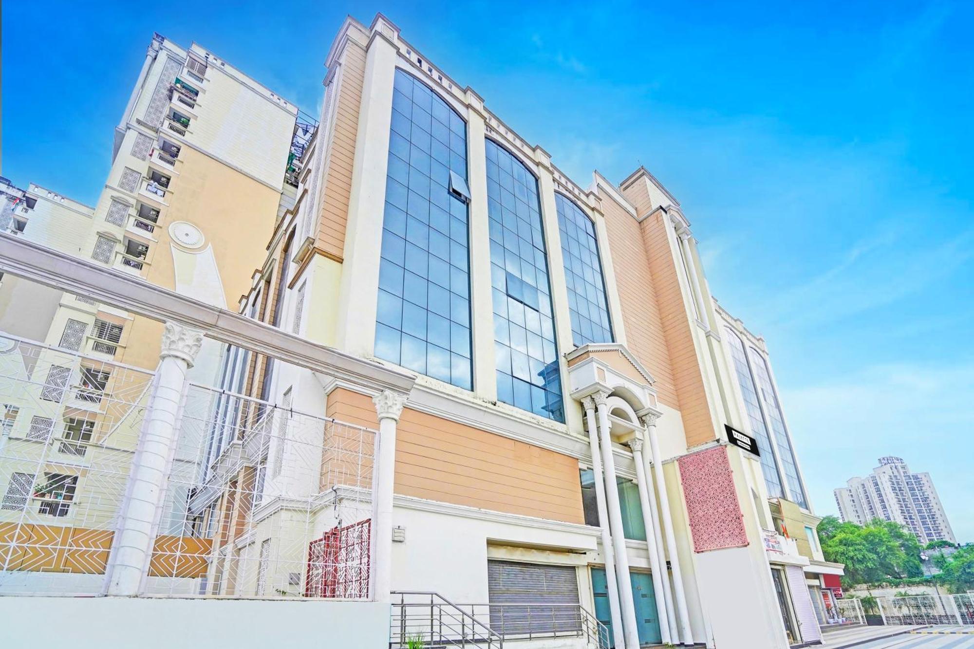 Palette Gomti Nagar Near Ekana Stadium Formerly Gusto Club Λάκναου Εξωτερικό φωτογραφία